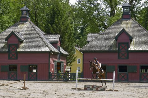 murphy-brothers-contracting-commercial-murphy-barn-exterior-03